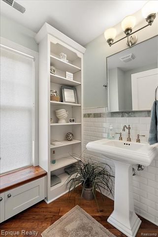 791 Central Drive, Lake Orion, MI 48362