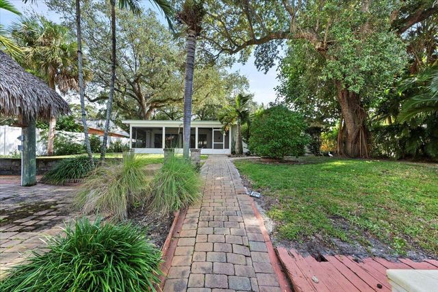 12831 S Shore Drive, Palm Beach Gardens, FL 33410