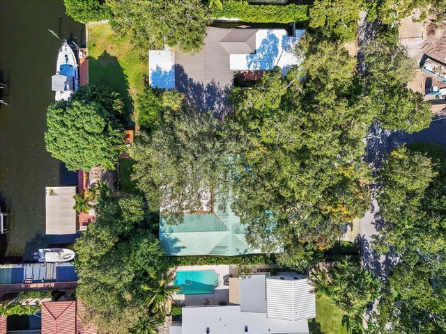 12831 S Shore Drive, Palm Beach Gardens, FL 33410