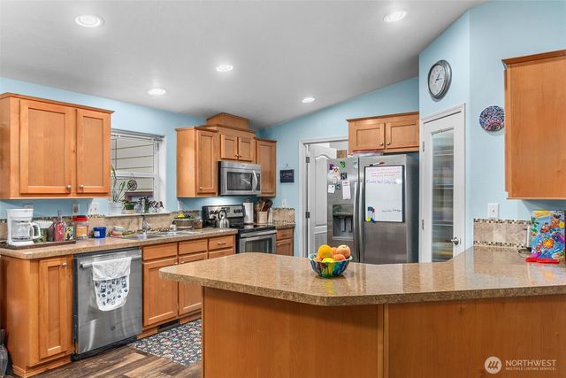 39 Paradise Lane, Pacific Beach, WA 98571