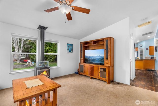 39 Paradise Lane, Pacific Beach, WA 98571