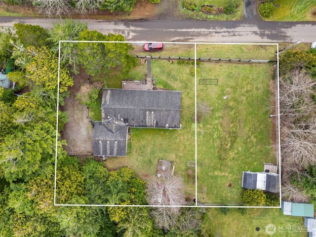 39 Paradise Lane, Pacific Beach, WA 98571