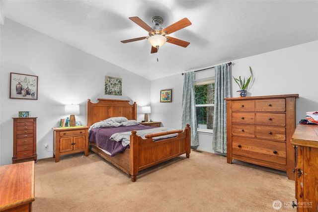 39 Paradise Lane, Pacific Beach, WA 98571