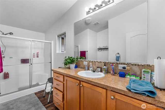 39 Paradise Lane, Pacific Beach, WA 98571