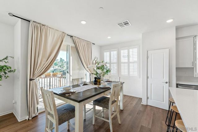 2328 Columba Gln, Escondido, CA 92025