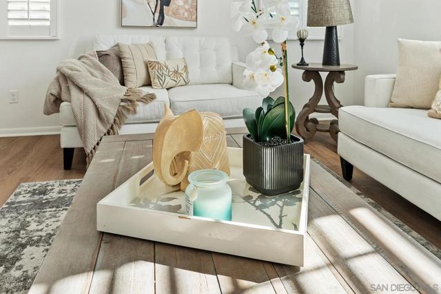 2328 Columba Gln, Escondido, CA 92025