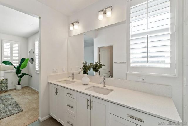 2328 Columba Gln, Escondido, CA 92025