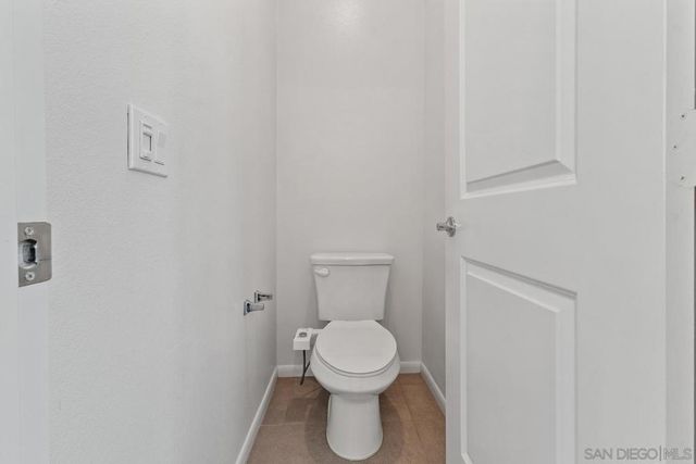 2328 Columba Gln, Escondido, CA 92025