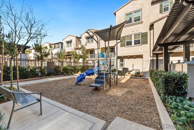 2328 Columba Gln, Escondido, CA 92025