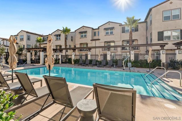 2328 Columba Gln, Escondido, CA 92025