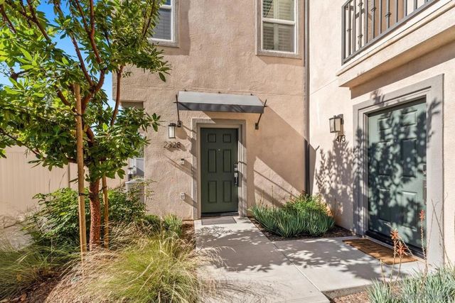 2328 Columba Gln, Escondido, CA 92025