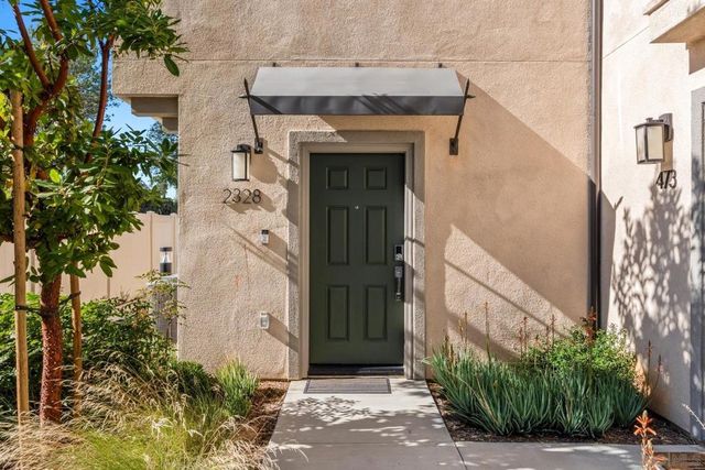 2328 Columba Gln, Escondido, CA 92025