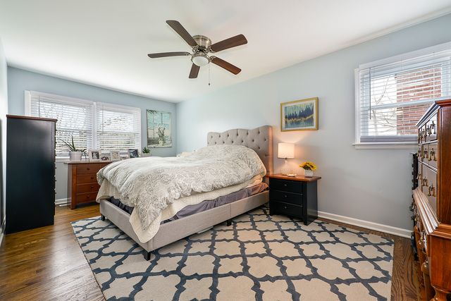 317 Roberts Road, Inverness, IL 60010