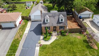2211 N Bonnie Brook Lane, Waukegan, IL 60087