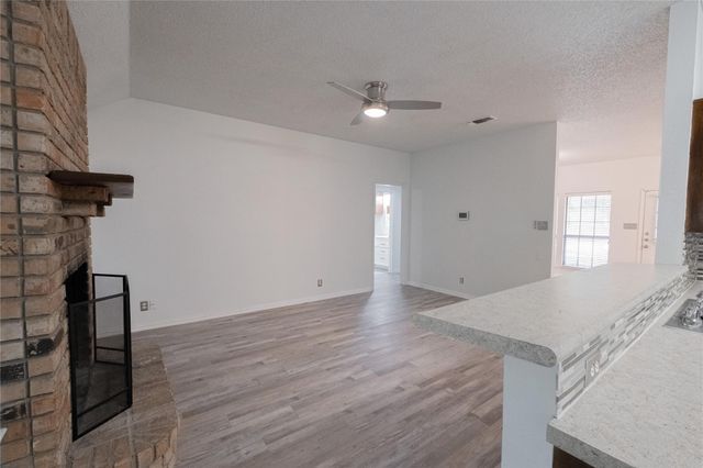 8201 Llano Avenue, Benbrook, TX 76116