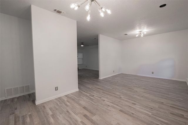 8201 Llano Avenue, Benbrook, TX 76116