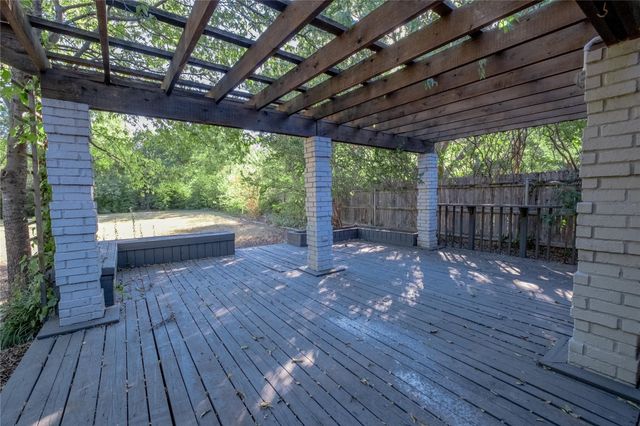 8201 Llano Avenue, Benbrook, TX 76116