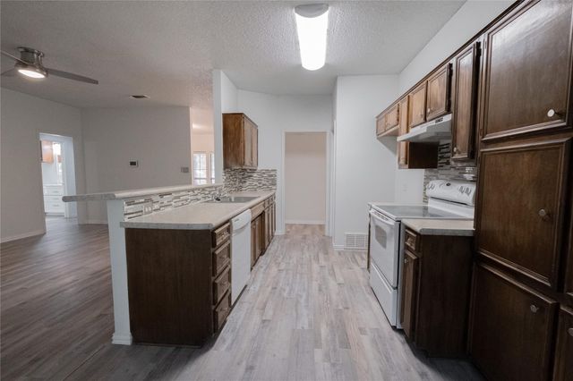 8201 Llano Avenue, Benbrook, TX 76116