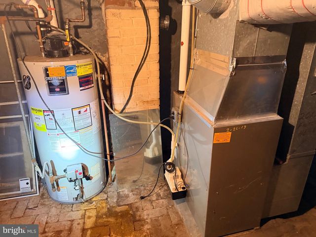 64 MAPLE AVE, Cedarville, NJ 08311