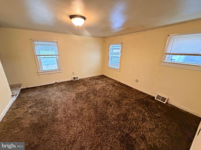 64 MAPLE AVE, Cedarville, NJ 08311