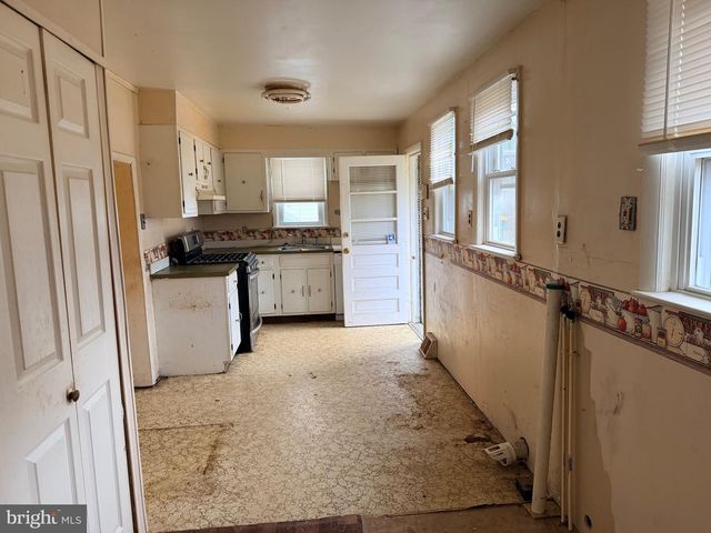 64 MAPLE AVE, Cedarville, NJ 08311