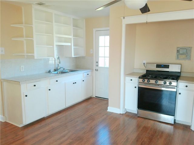 937 Lum Ave, Corpus Christi, TX 78412