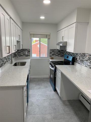 1727 E 14 Mile Road, Birmingham, MI 48009