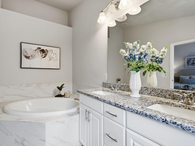 2768 Ashcombe Drive, Ann Arbor, MI 48105