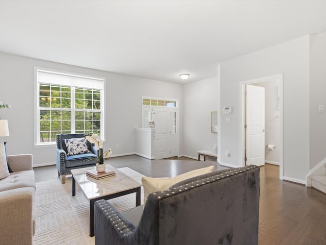 2768 Ashcombe Drive, Ann Arbor, MI 48105