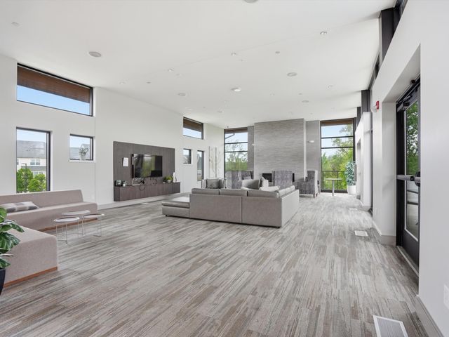 2768 Ashcombe Drive, Ann Arbor, MI 48105