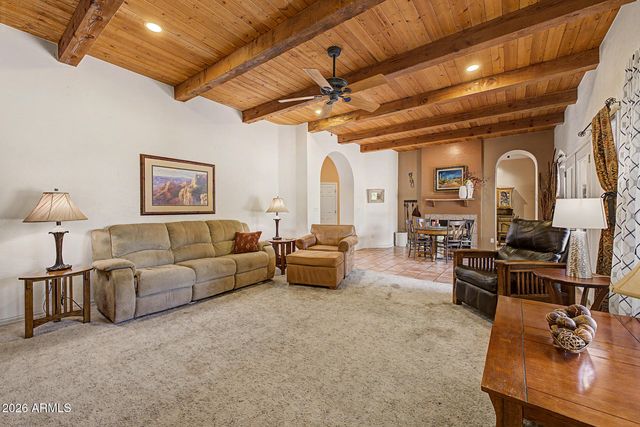 545 E MESQUITE Avenue, Gilbert, AZ 85296