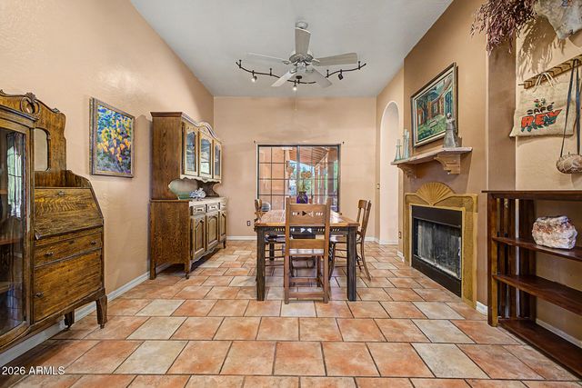 545 E MESQUITE Avenue, Gilbert, AZ 85296