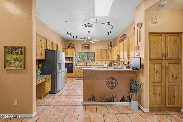 545 E MESQUITE Avenue, Gilbert, AZ 85296