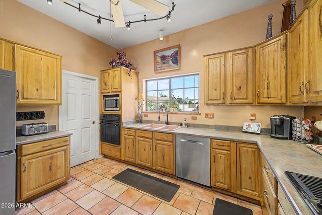 545 E MESQUITE Avenue, Gilbert, AZ 85296