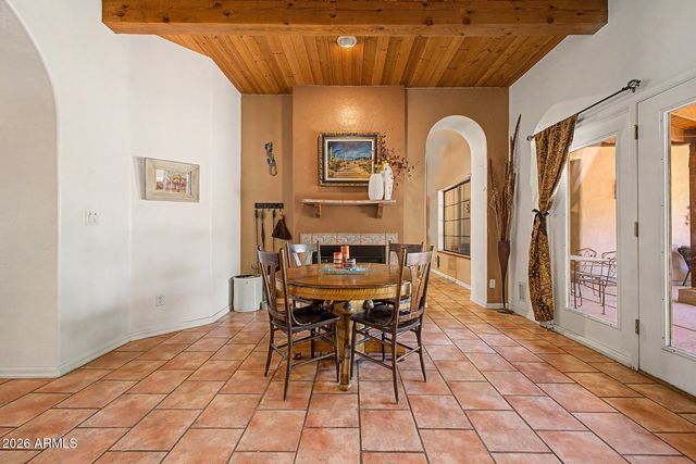 545 E MESQUITE Avenue, Gilbert, AZ 85296