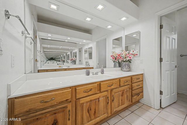 545 E MESQUITE Avenue, Gilbert, AZ 85296
