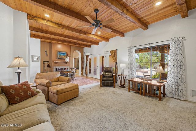 545 E MESQUITE Avenue, Gilbert, AZ 85296
