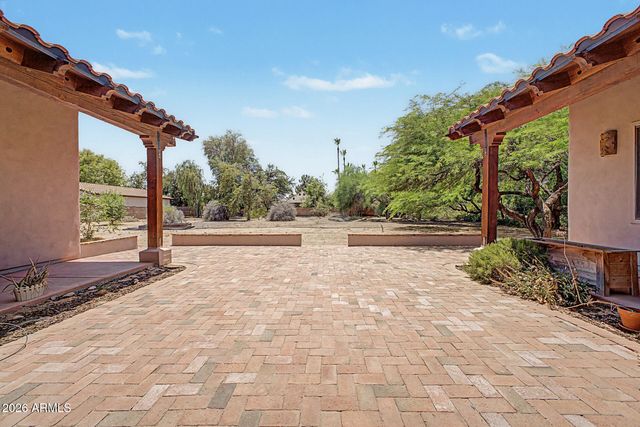 545 E MESQUITE Avenue, Gilbert, AZ 85296