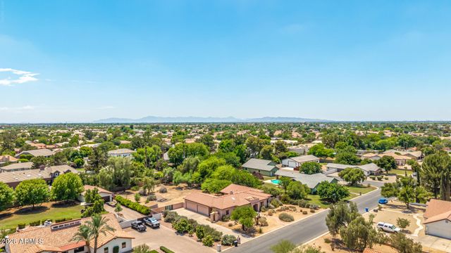 545 E MESQUITE Avenue, Gilbert, AZ 85296