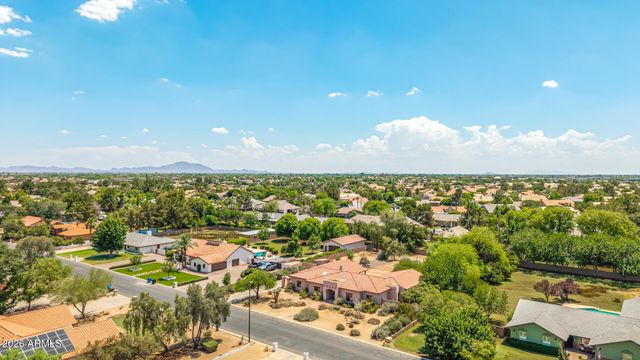 545 E MESQUITE Avenue, Gilbert, AZ 85296