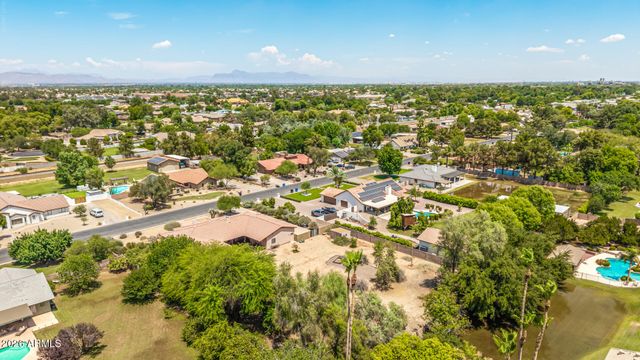 545 E MESQUITE Avenue, Gilbert, AZ 85296