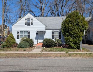 141 Shawmut St, Springfield, MA 01108