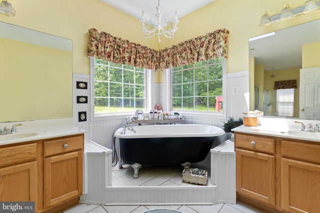 120 LONGWOOD DR, Stafford, VA 22556