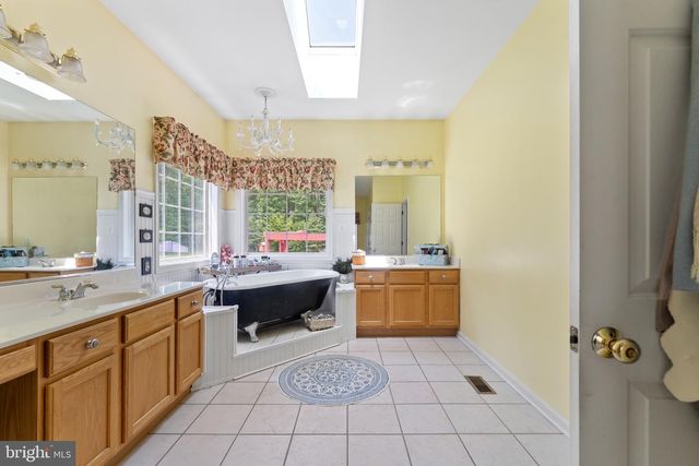 120 LONGWOOD DR, Stafford, VA 22556