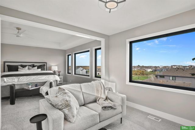 11602 S 114 Avenue, Papillion, NE 68046