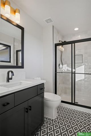 11602 S 114 Avenue, Papillion, NE 68046