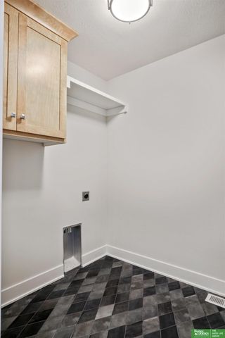 11602 S 114 Avenue, Papillion, NE 68046