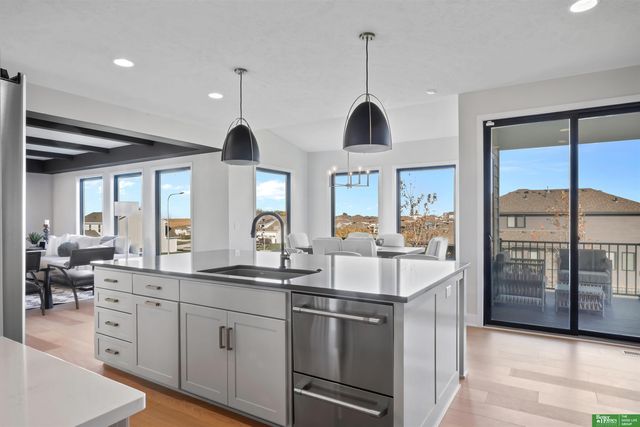 11602 S 114 Avenue, Papillion, NE 68046