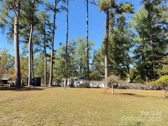 2178 Duck Cove Road, Camden, SC 29020