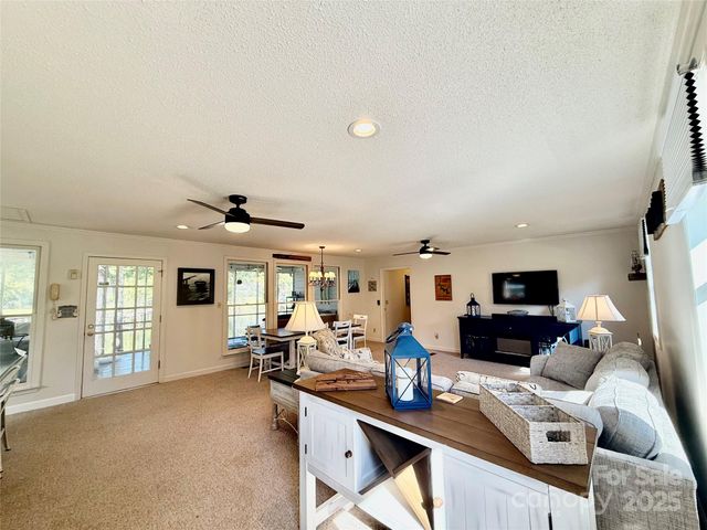 2178 Duck Cove Road, Camden, SC 29020